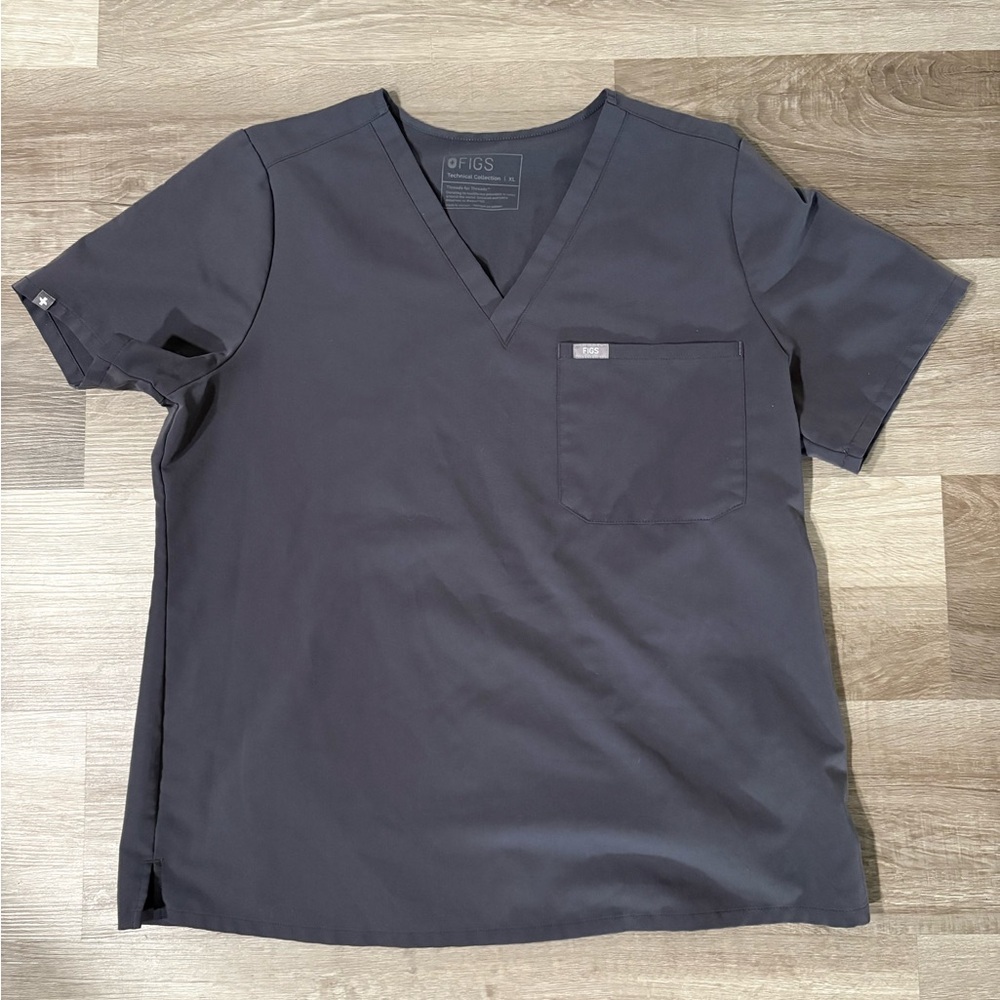 Figs V-Neck Scrub Top in Charcoal Gray
